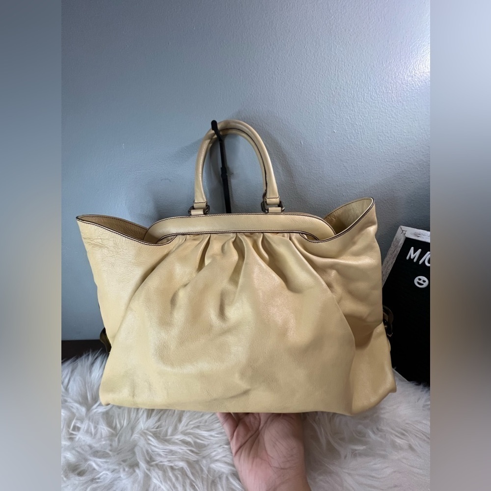 Fendi Yellow Leather Borsa Doctor Bag - Picture 13 of 17